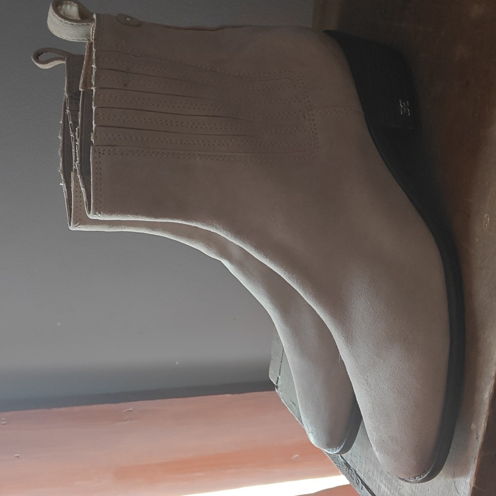 Sam Edelman Bronson Chelsea  Ankle Boots Grey Putty 9.5